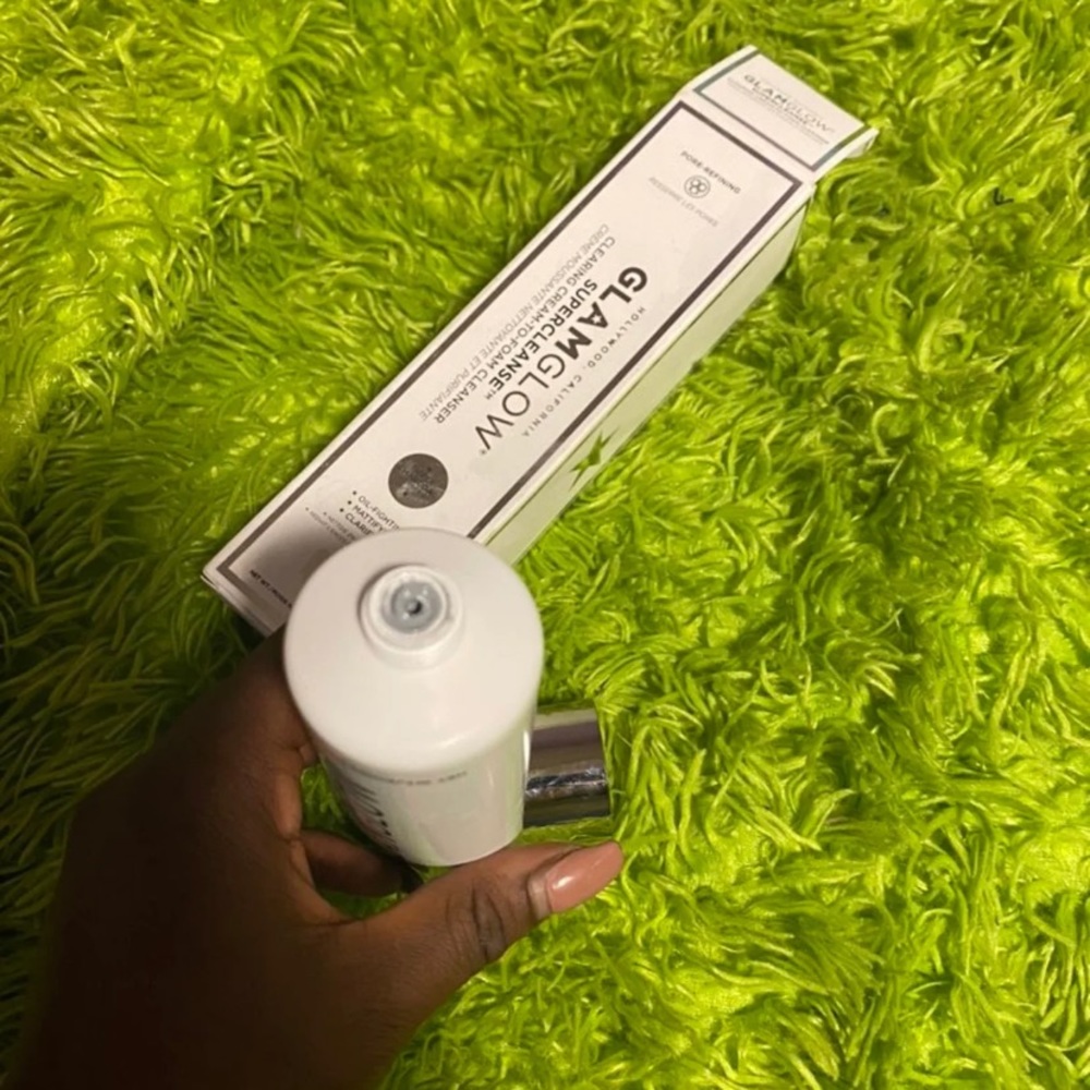 Glam glow Charcoal Cleanser